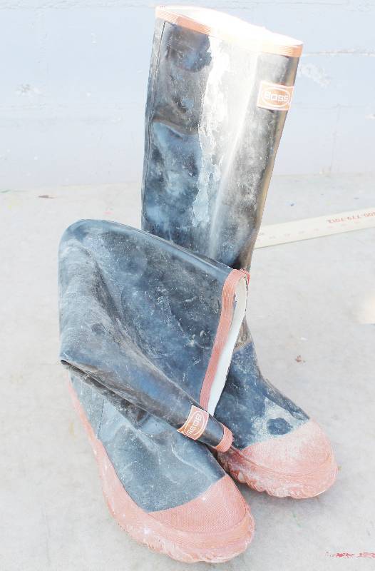 lot 3017 image: Boss Rubber Boots- Size 12- Awesome