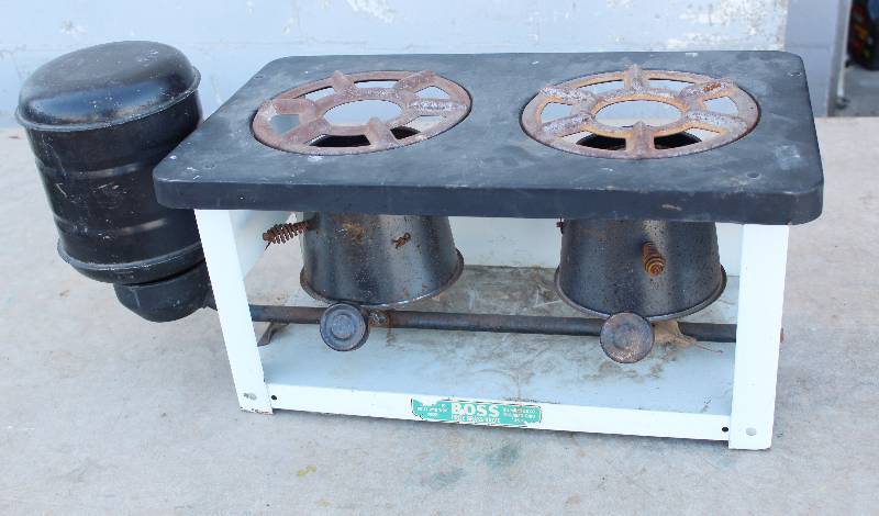 lot 3058 image: Cooking Stove- Very Cool
