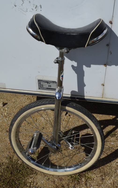 lot 3064 image: Unicycle marked Unic Nissan Japan