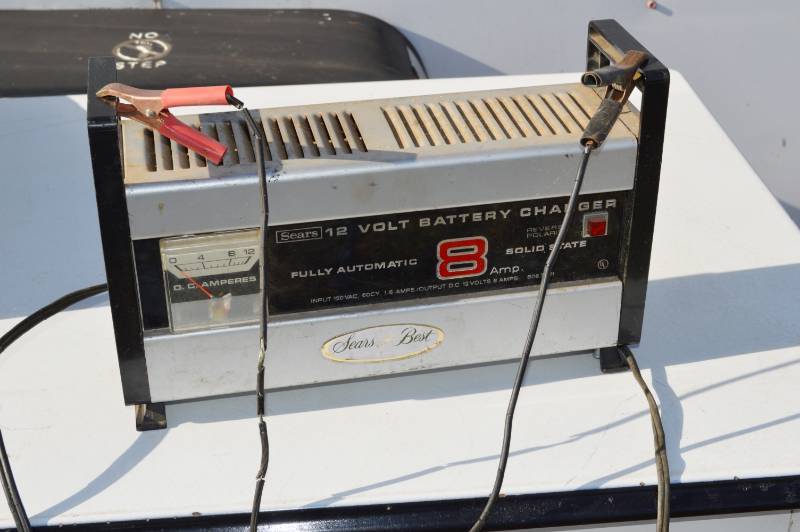 lot 3109 image: Sears 12 volt 18 amp battery charger - works but insulation on cords are brittle