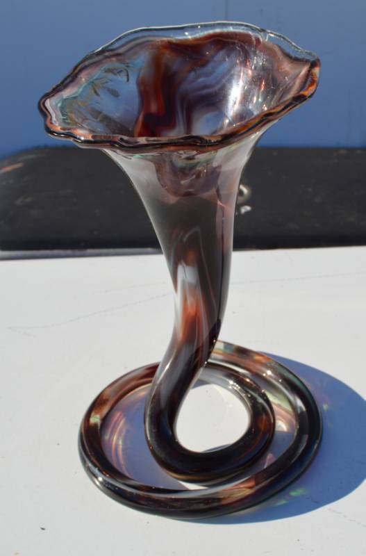 lot 3121 image: Artglass vase