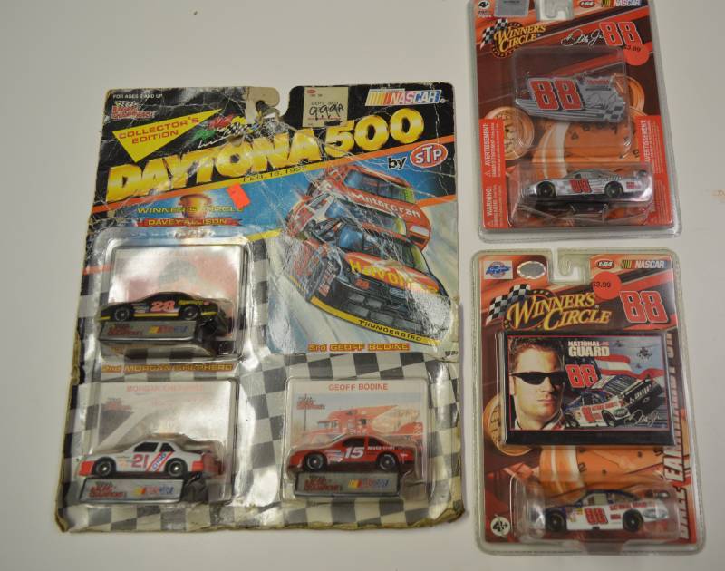 lot 3087 image: 5 Nascar model cars 1992 Daytona 500 and Dale Earnhardt Jr