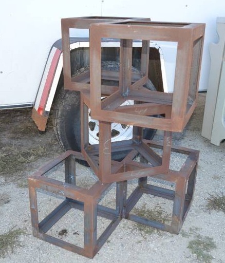 lot 3152 image: metal cube artwork - paint your favorite color - use your imagination