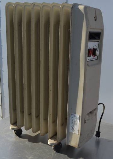 lot 3171 image: electric heater- works
