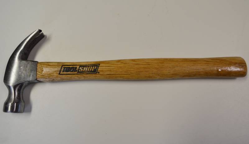 lot 3199 image: New 7 oz Claw Hammer - Nice Condition