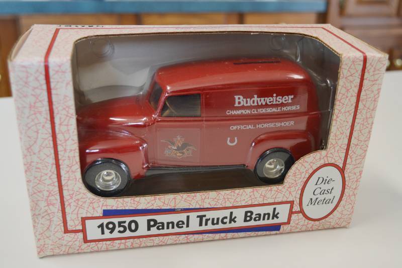 lot 3212 image: Budweiser 1950 Panel Truck Bank - Still in Box