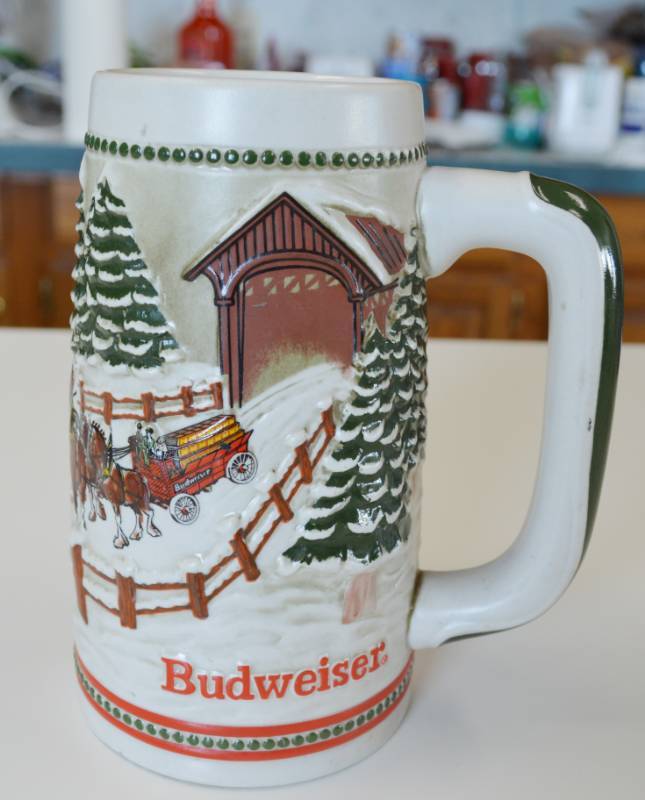 lot 3213 image: Budweiser Beer Stein - No Chips or Cracks