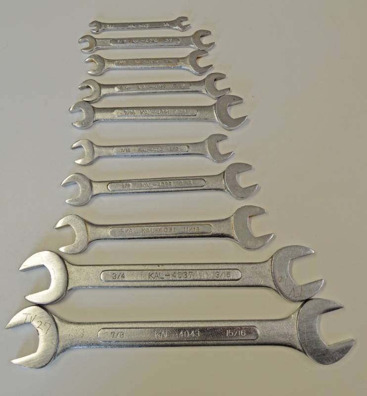 lot 3219 image: Ten Piece Kal Wrenches - Gently Used