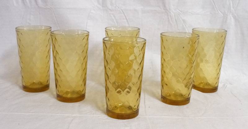 lot 9598 image: Lot of 8 Drinking Glasses - see pics