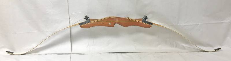 lot 9996 image: Western 62 Bullseye Bow - Take a Look