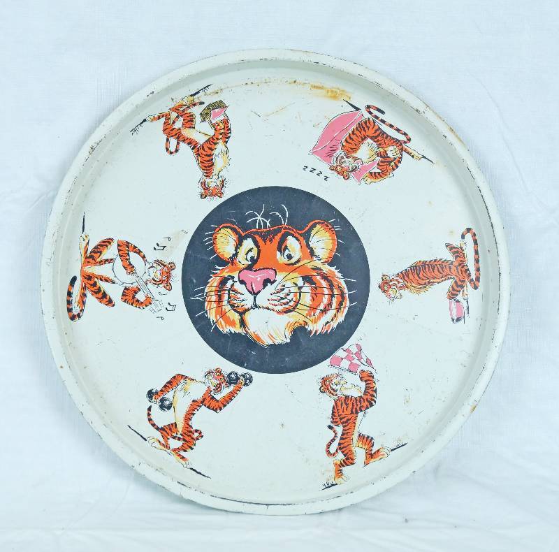 lot 4409 image: VINTAGE RARE 1950s ESSO (GAS AND OIL) TONY THE TIGER PICTORIAL SERVING TRAY