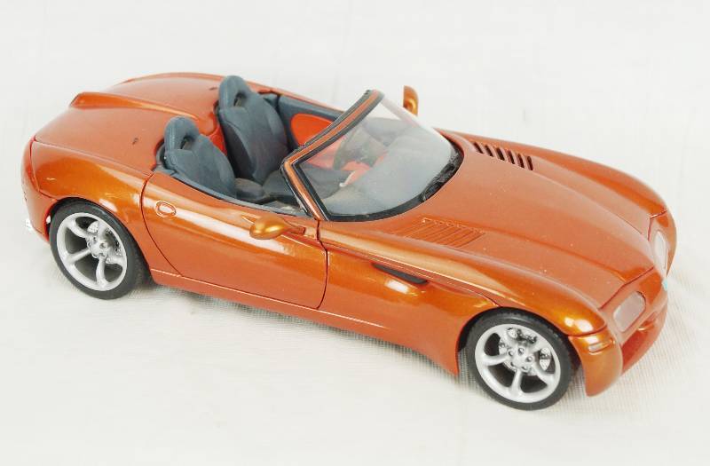 lot 4414 image: Die Cast Metal Replica Car - MAISTO - DODGE COPPERHEAD CONVERTIBLE CONCEPT CAR -  scale 118 - WOW
