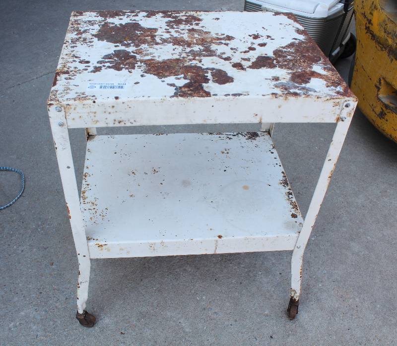 lot 3034 image: Steel Table on casters- 20 by 15 by 26