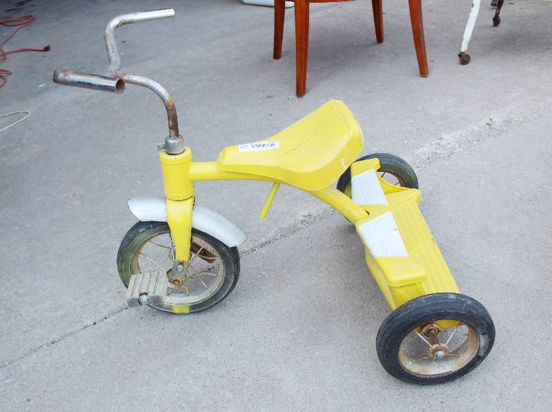 lot 3035 image: Yellow Tricycle- Very Cool