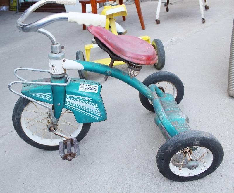 lot 3036 image: Old School Blue and Red Tricycle- Very Cool