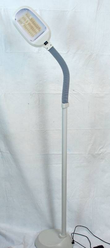 lot 3016 image: Ott Craft Floor Light - WORKS - see pictures for measurements