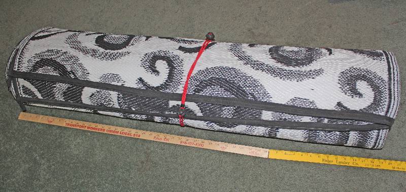 lot 8484 image: Outdoor Rug - Neat