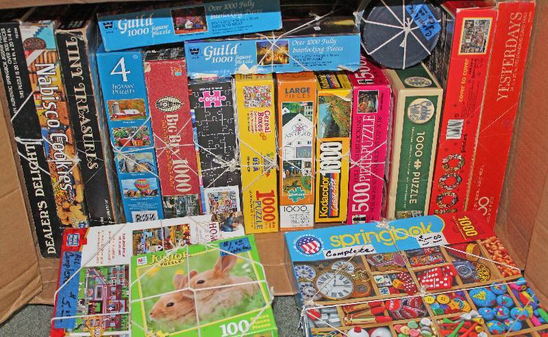 lot 8507 image: Lot of 18 Assorted Puzzles
