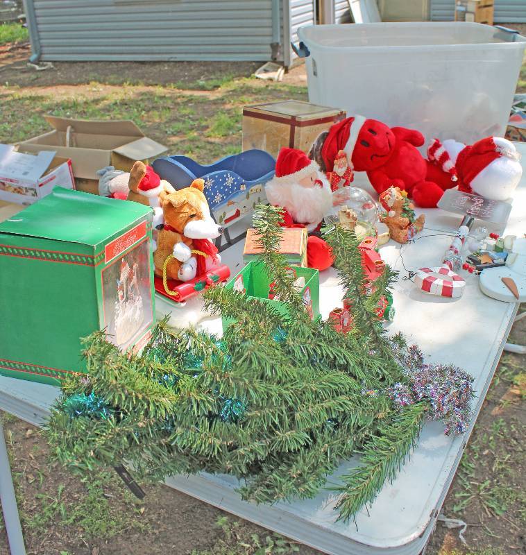 lot 8887 image: Assortment of Christmas Dcor