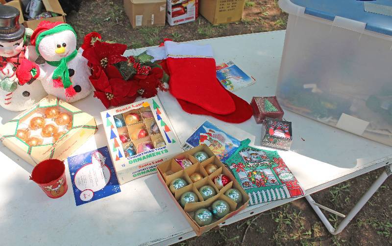 lot 8888 image: Assortment of Christmas Dcor