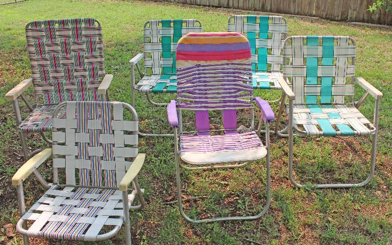 lot 8893 image: Lot of 6 Folding Lawn Chairs