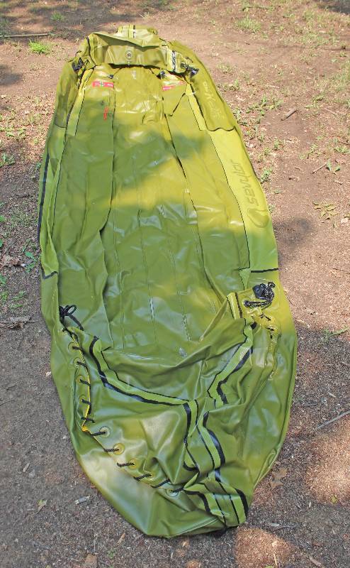 lot 8900 image: Inflatable Canoe