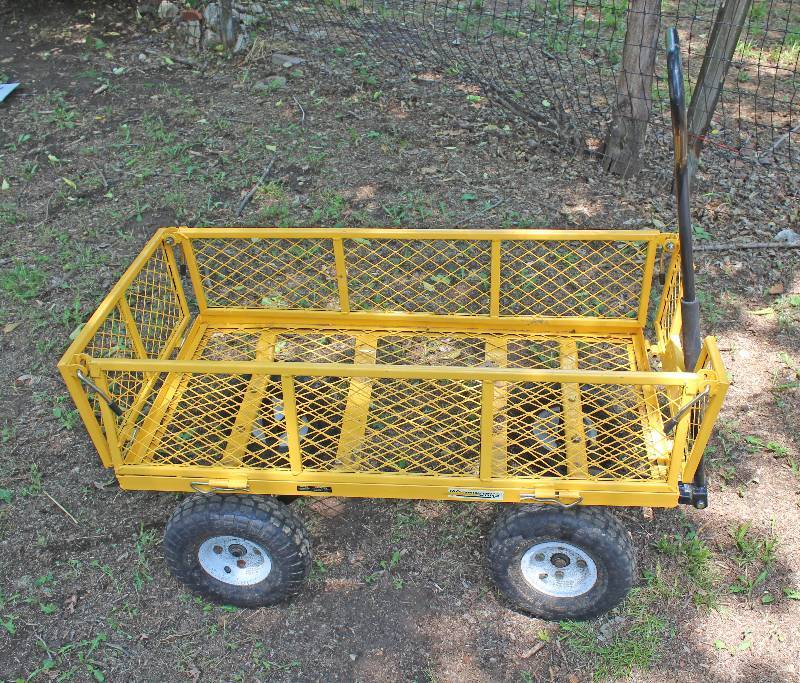 lot 8907 image: Yellow Metal Wagon