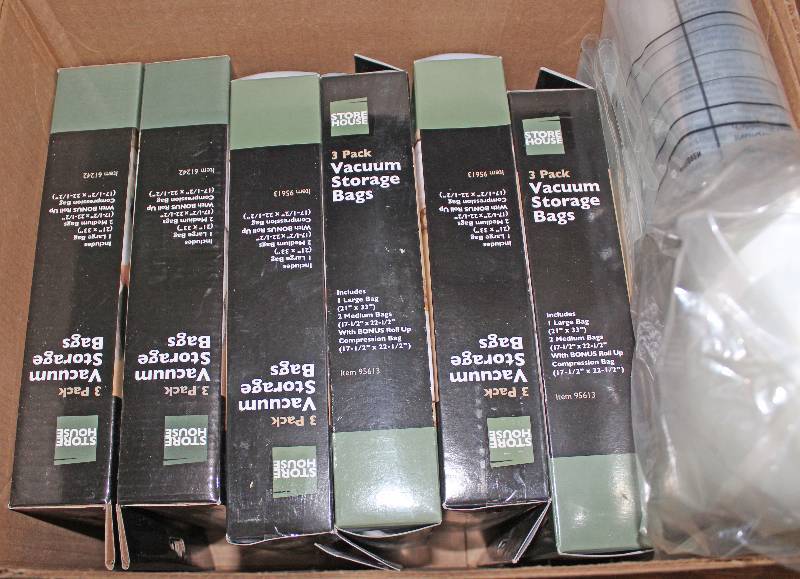 lot 8533 image: StoreHouse Vacuum Storage Bags - Contains 6, 3 Packs