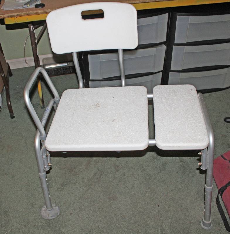 lot 8541 image: Adjustable Height Bath and Shower Stool