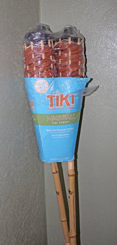 lot 8542 image: Lot of Tiki Torches