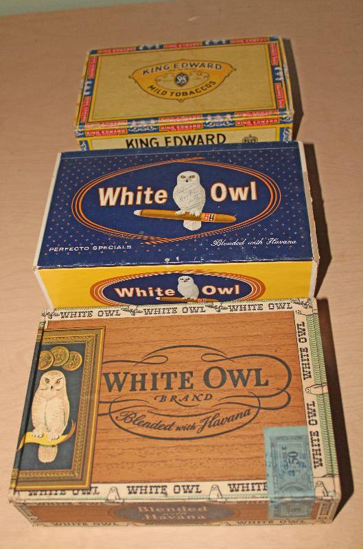 lot 8546 image: Lot of 3 Cigar Boxes