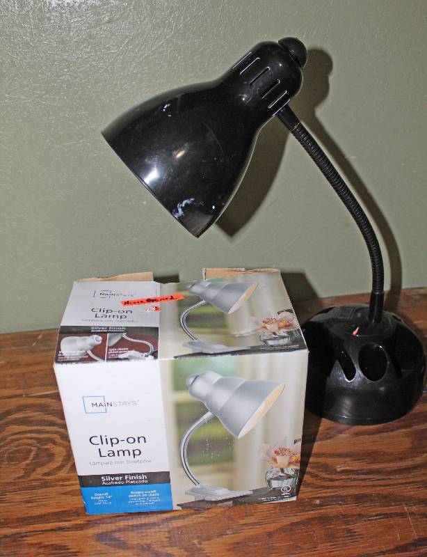 lot 8551 image: MainStays Clip-On Lamp and Desk Lamp