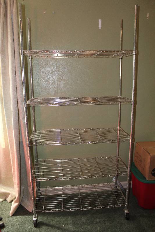 lot 8568 image: Rolling Chrome Metro Shelf - Nice