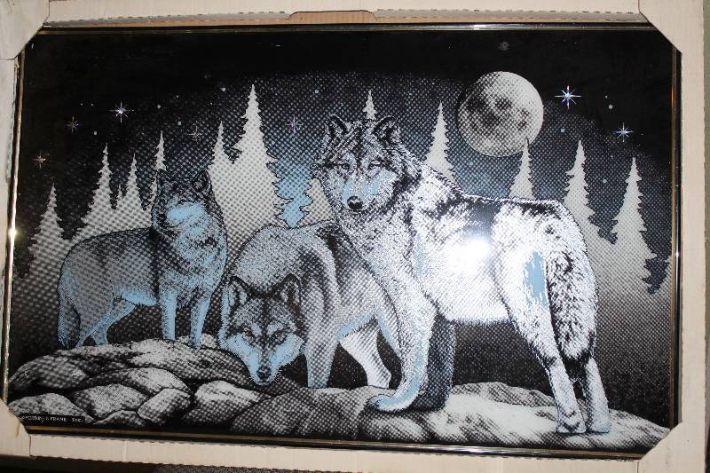 lot 8614 image: Wolf Picture - see pics for measurements