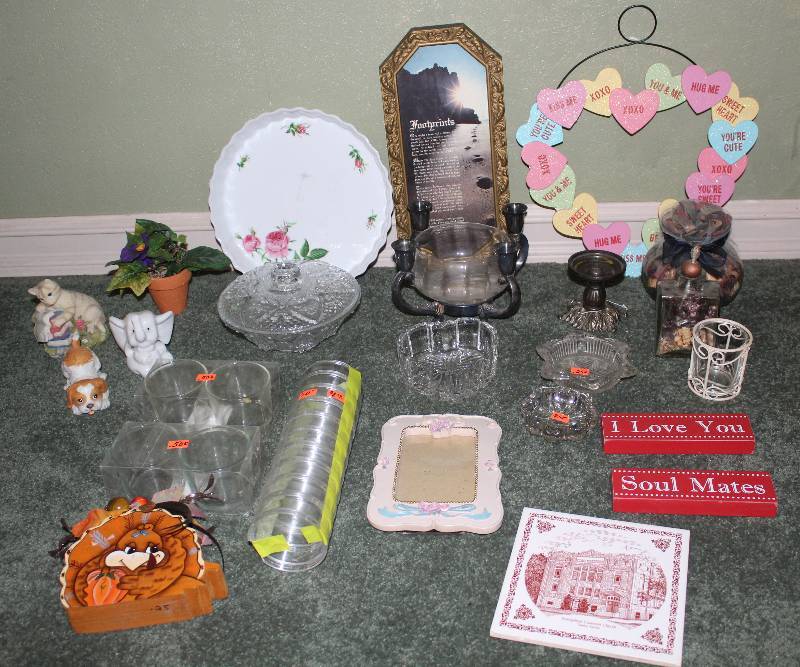 lot 8615 image: Assorted Dcor Lot