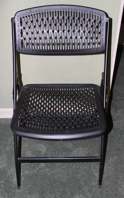 lot 8618 image: One Folding Chair