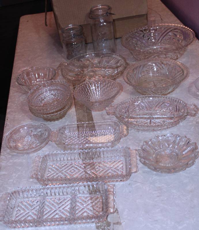 lot 8625 image: Assorted Glassware - Beautiful Arrangement for your Collection