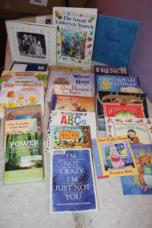 lot 8631 image: Lot of 21 Assorted Childrens Books - Great for Those Bedtime Stories