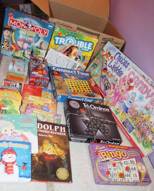 lot 8633 image: Assortment of Childrens Games and Books - Fun