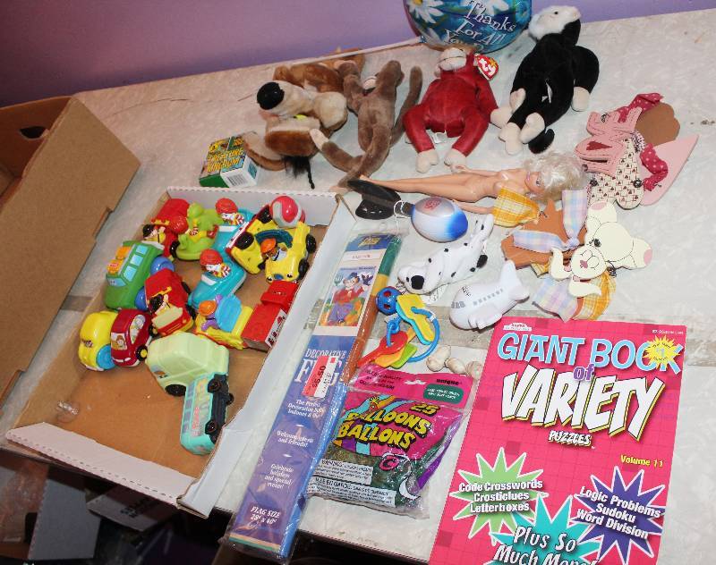 lot 8636 image: Assorted Childrens Toys - See Photos for Details