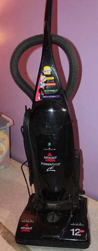 lot 8639 image: Bissell PowerForce Upright Vacuum Sweeper - Works