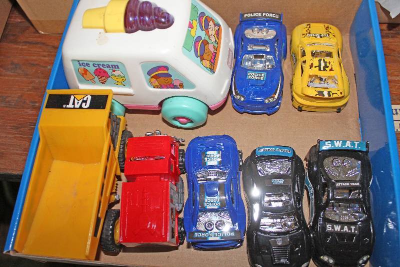 lot 8666 image: Lot of 8 Toy Cars and Trucks - Great for the Kids