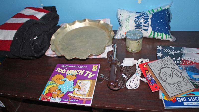 lot 8680 image: Catch-All Lot of Miscellaneous - See Pics for Contents