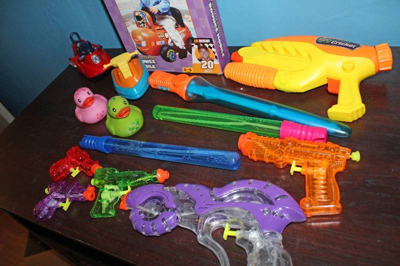 lot 8688 image: Box of Toys