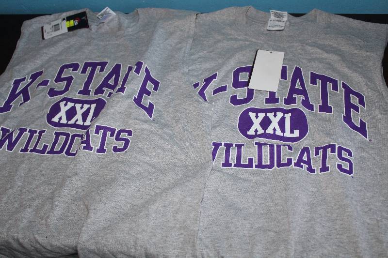 lot 8689 image: Lot of 2 K-State Wildcat Knit Shirts - New w Tags - Size Medium