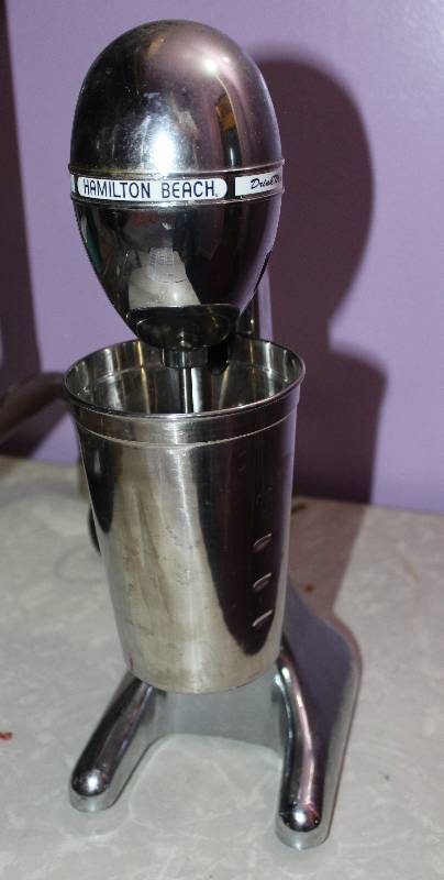 lot 8695 image: Hamilton Beach Drink Master Mixer