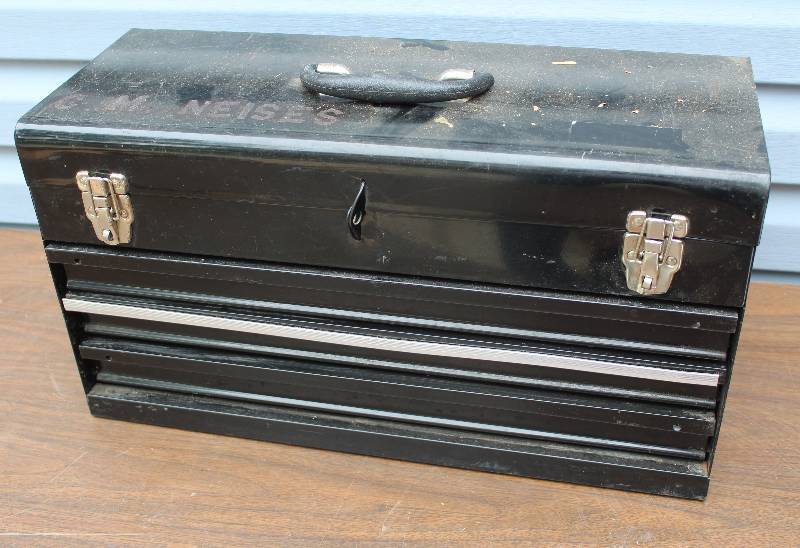 lot 8713 image: Black Tool Box - See photos for Details