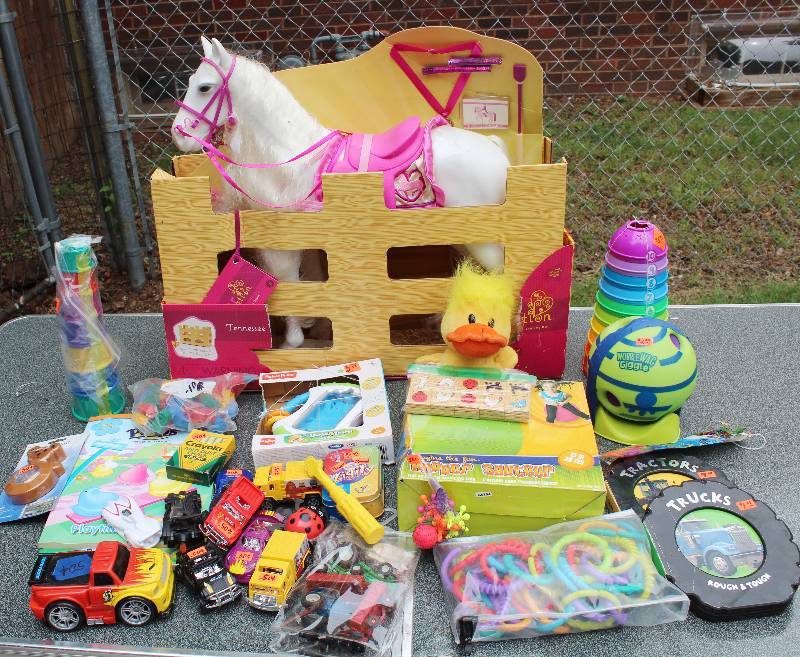 lot 8714 image: Lot of Assorted Toys - Very Cool