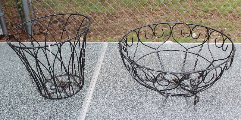 lot 8723 image: 2 Hanging Flower Baskets - Gorgeous