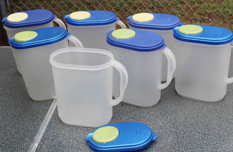 lot 8730 image: 7 Sterilite Pitchers